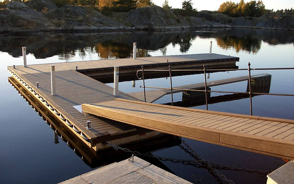 Docks and Marinas that use Trex are featured in this photo gallery Trex