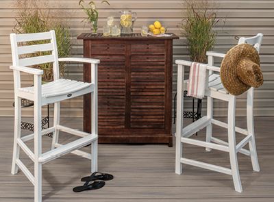 Detalj av Enhance-kompositterrasse i Clam Shell-grå og Beach Dune-brun