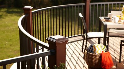 Signature Curved Railing Trex