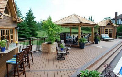 Decking in Canada Photo Gallery | Trex