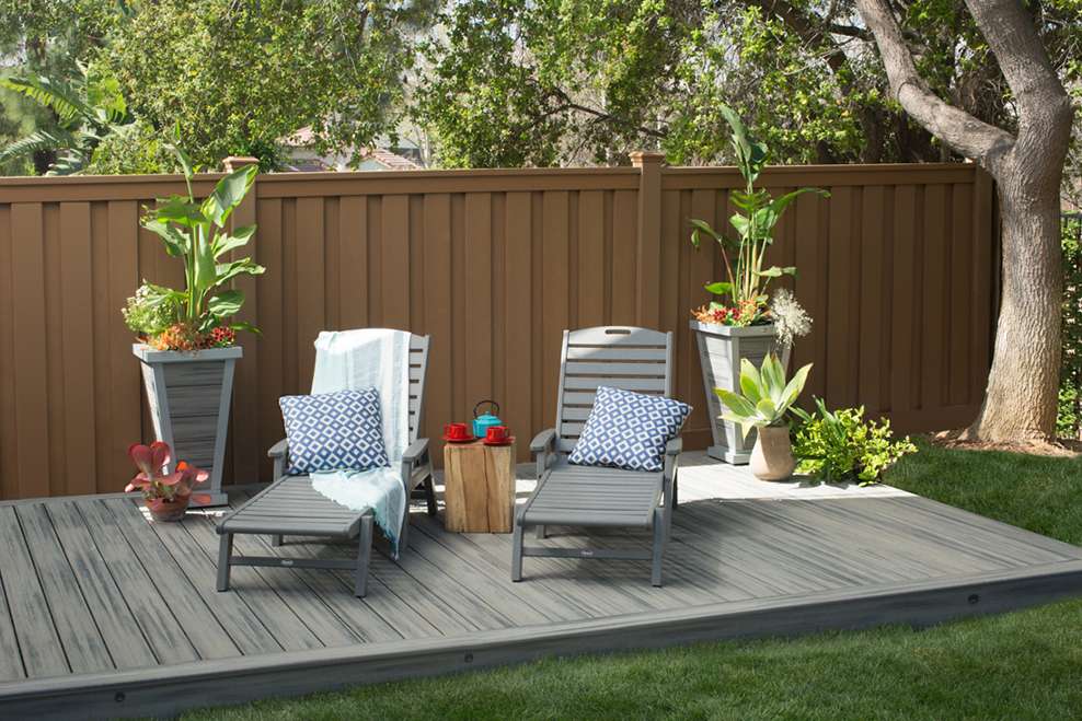 Garden Decking Ideas & Designs for Small Spaces | Trex