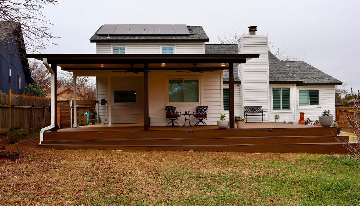 Trex deck 500 sq Stairs all around