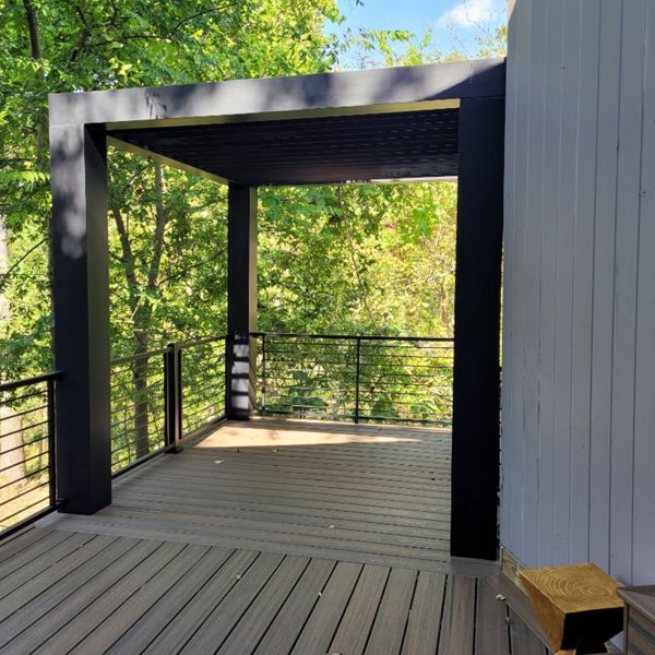 Toasted Sand with Trex Charcoal rod rail