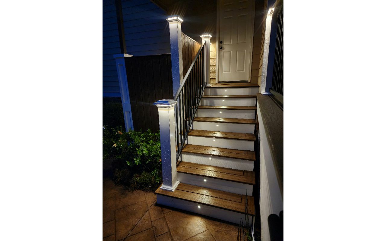 Trex Havana Gold Staircase with Trex LED Stair Riser Lights