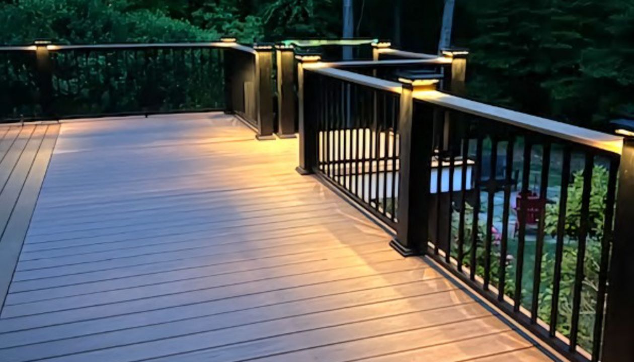 Trex Transcend Linage Jasper Decking With Low Voltage Deck Lighting and Trex Signature Railings