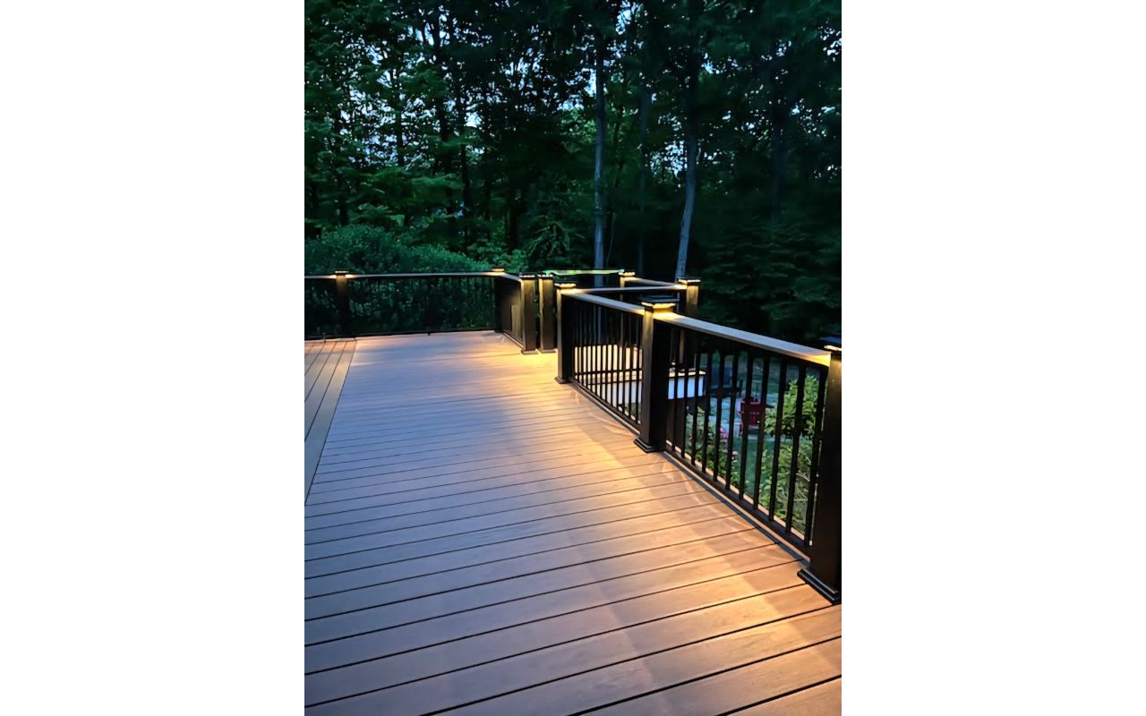 Trex Transcend Linage Jasper Decking With Low Voltage Deck Lighting and Trex Signature Railings