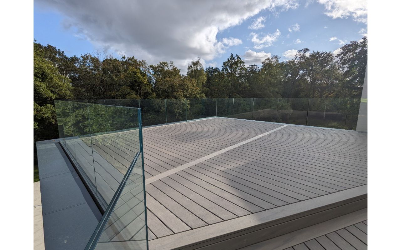 Wentworth Estate, Virginia Water Trex Transcend Lineage Biscayne Oilcanfinish Outdoor Living