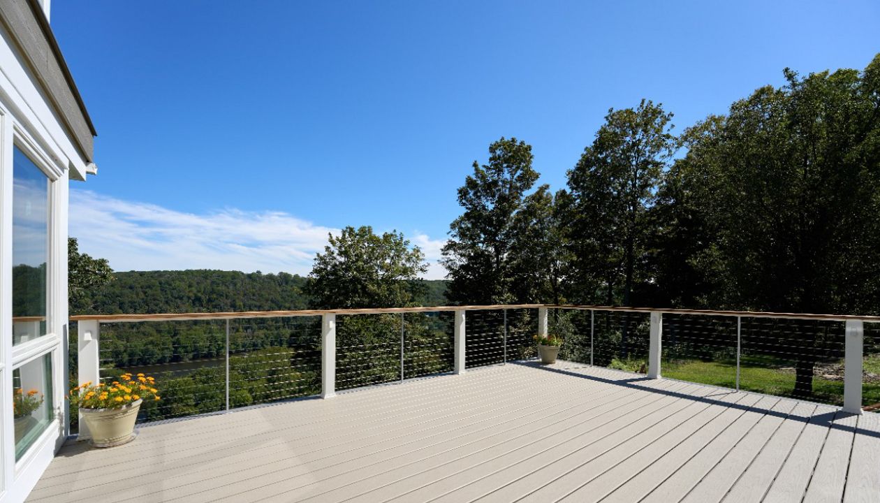 Expansive Trex deck designed for ultimate outdoor living, offering plenty of space for relaxation, entertainment, and lasting beauty.