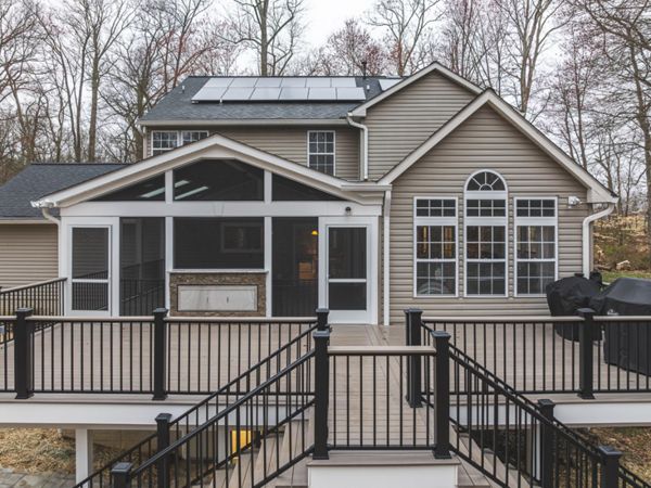 Lineage Decking in Biscayne with signature rail