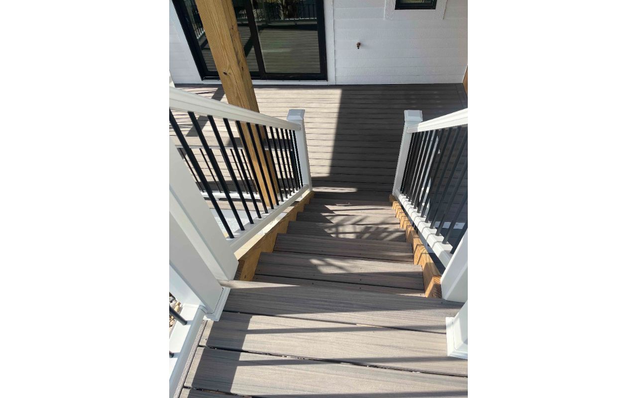 140 Clam Shell Drive: Coastal Bluff Trex Decking and Rocky Harbor Railing
