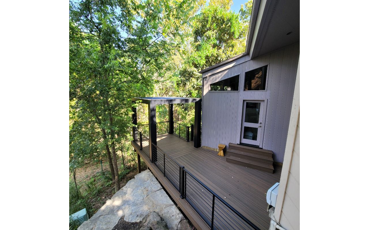 Toasted Sand with Trex Rod rail