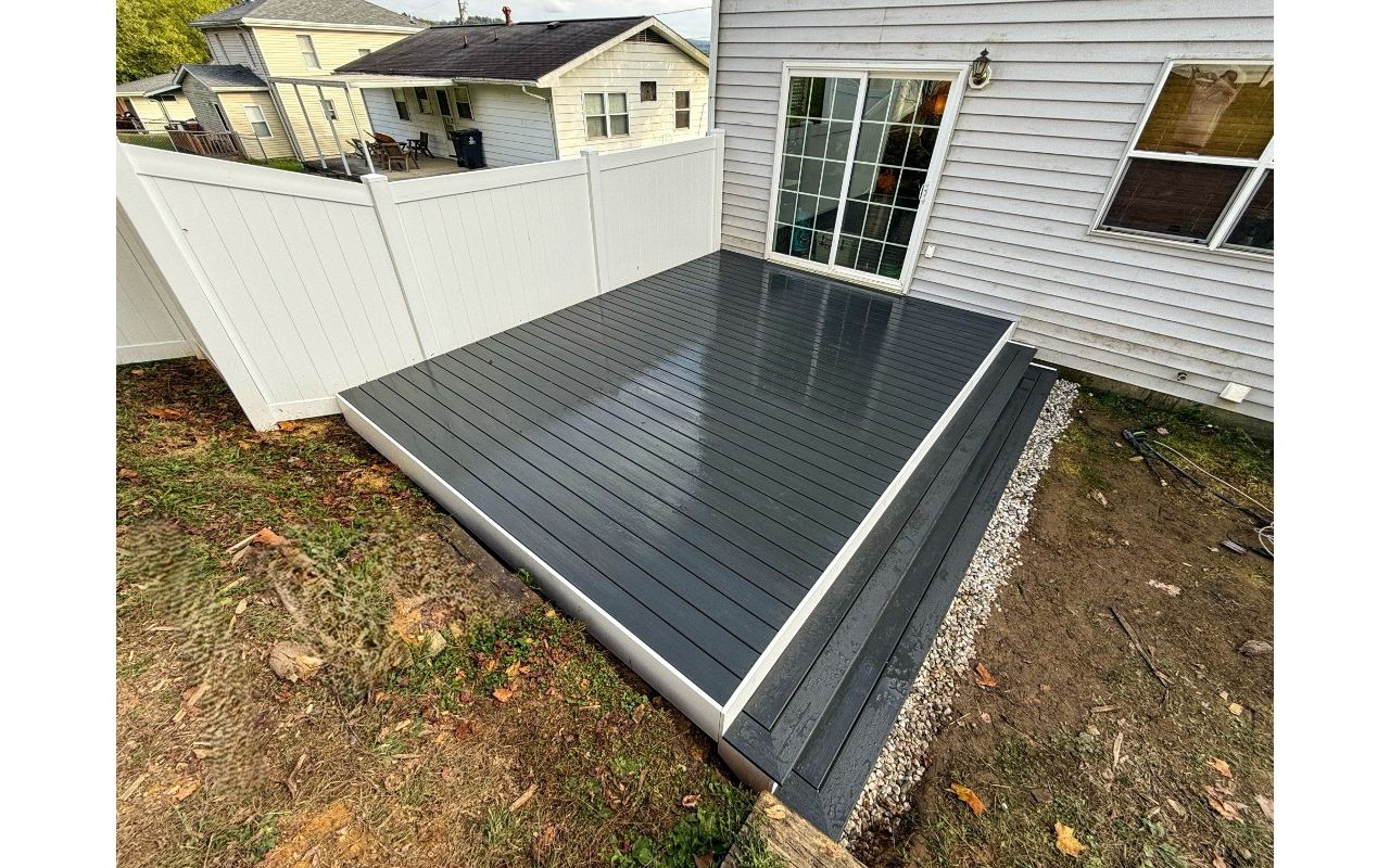 12 x 16 Back Deck - Trex Clam Shell Decking with Trex Fascia