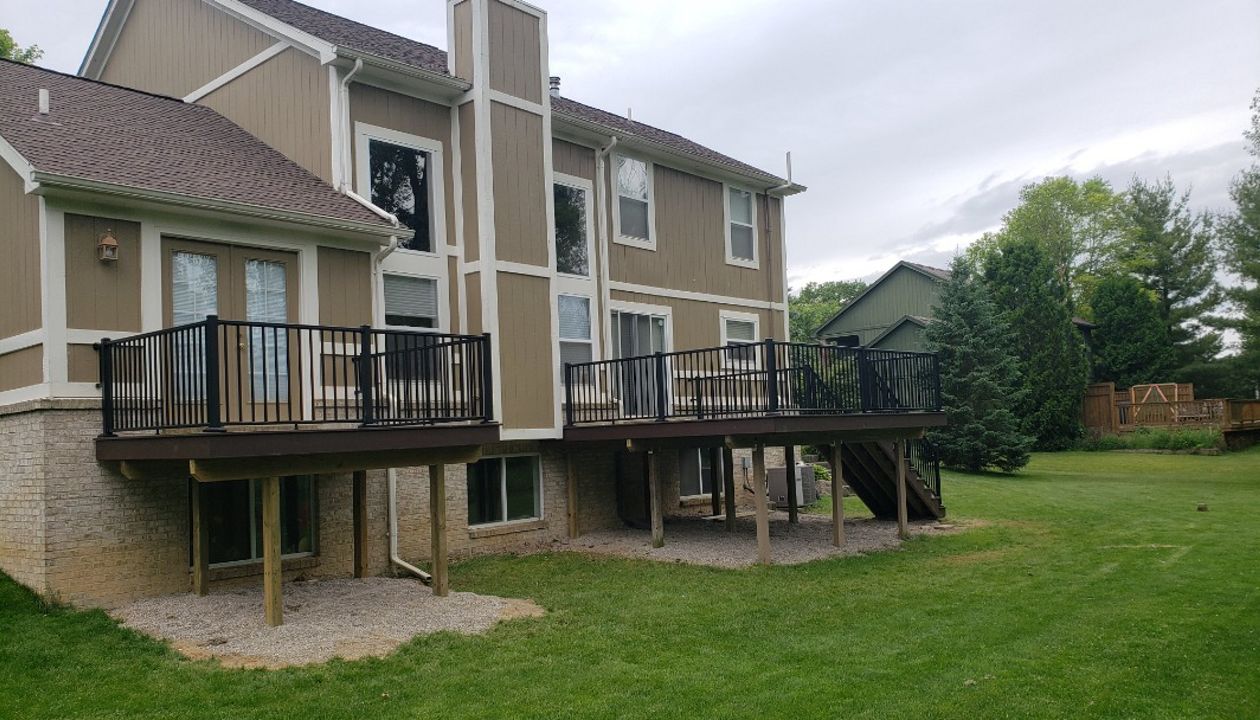 Trex Deck and door wall balcony to match