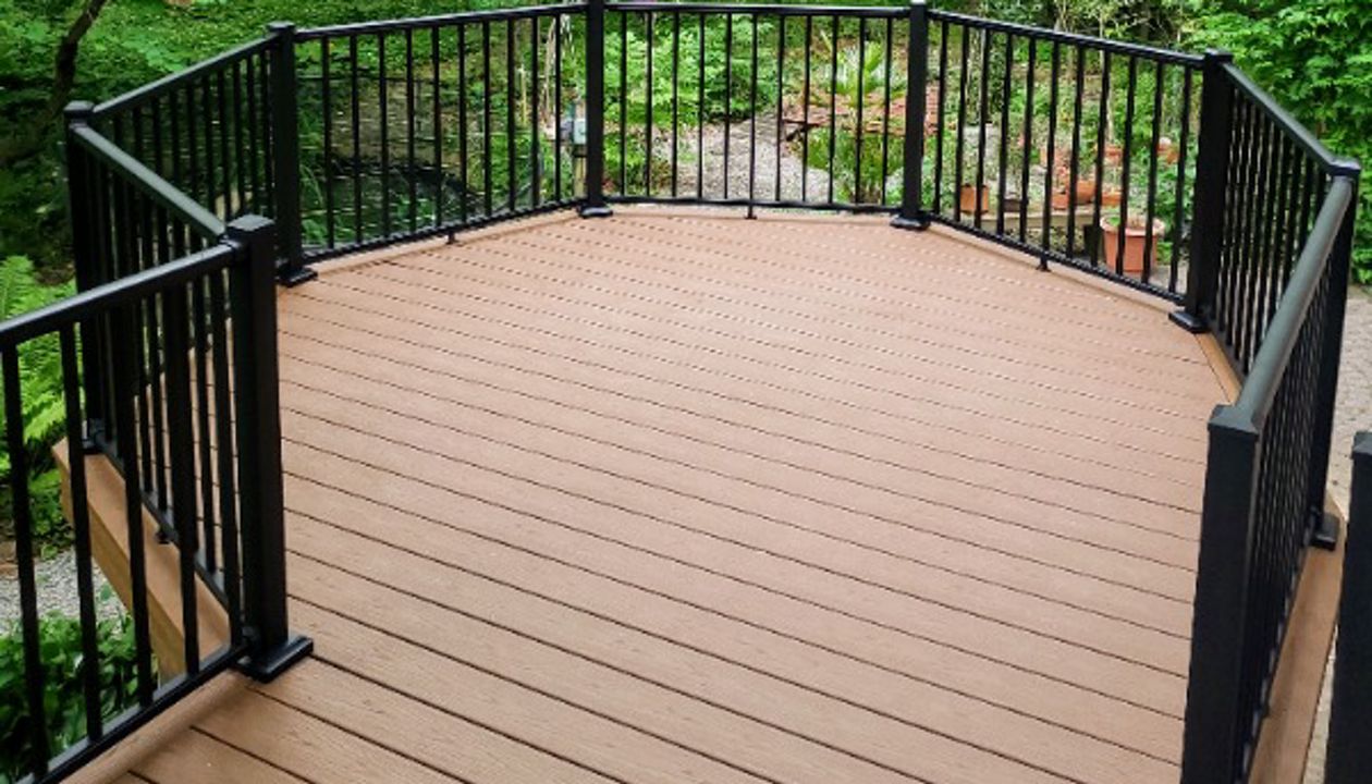 Trex Saddle with Trex signature rails in a octagon section.