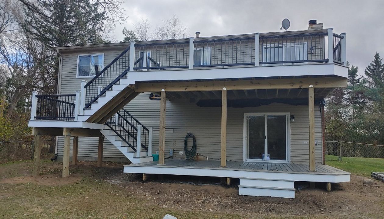 Trex Two-Story deck in Washington twp. MI