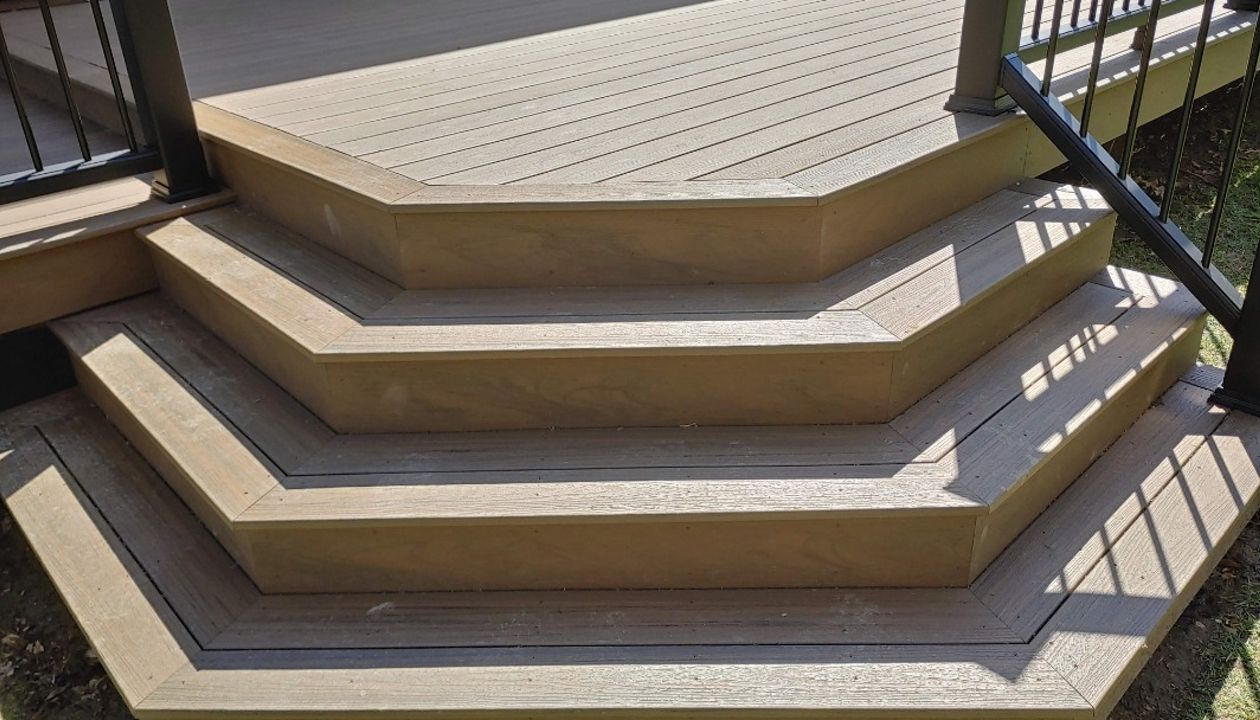 Trex cascade steps in Chesterfield MI