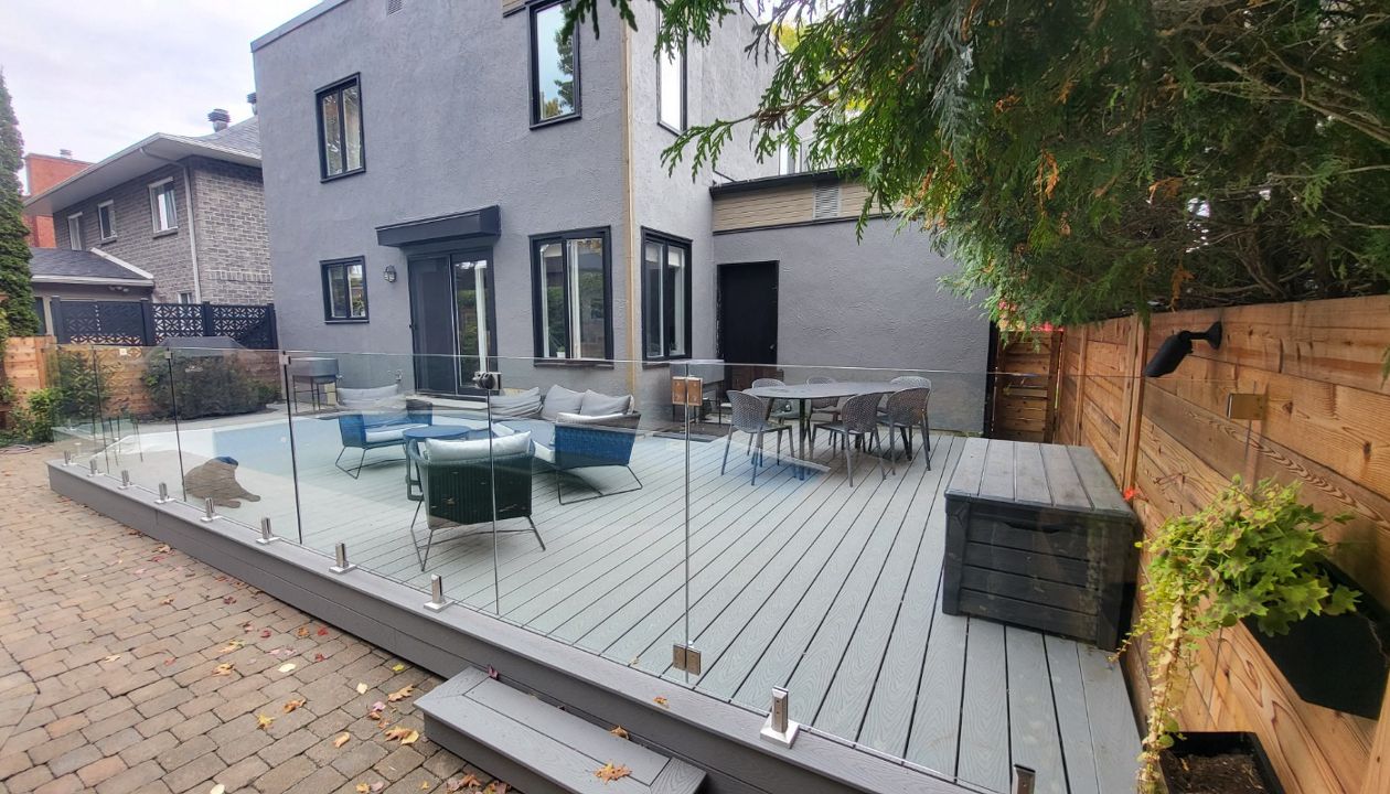 TREX Pebble Grey, Vieux Longueuil. 2022.