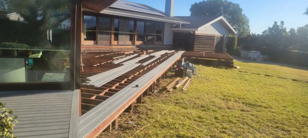 New Trex Deck in Calabasas , CA