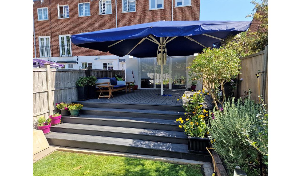 Trex Enhance Naturals Calm Water installed in London