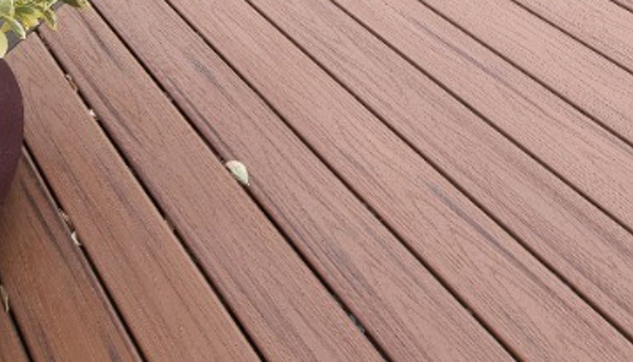 simple but affective curve on this deck to soften the border