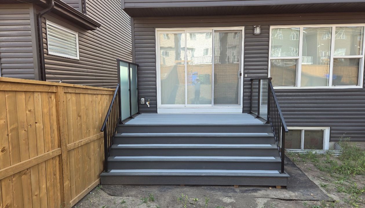 Foggy Wharf with Clam Shell Border