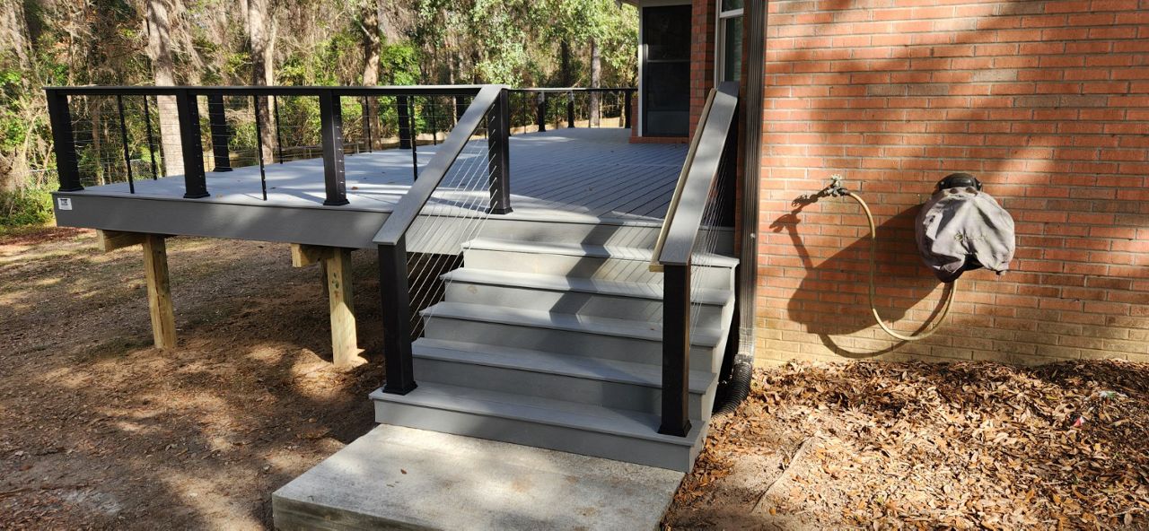 Massive Pebble Grey deck with stainless cable