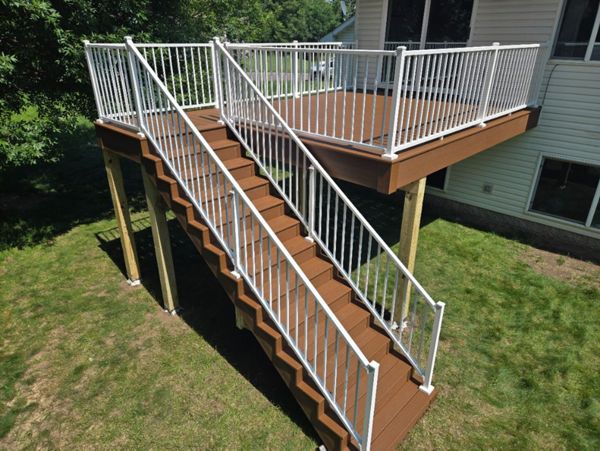 Trex Basics; Saddle color maintenance free deck