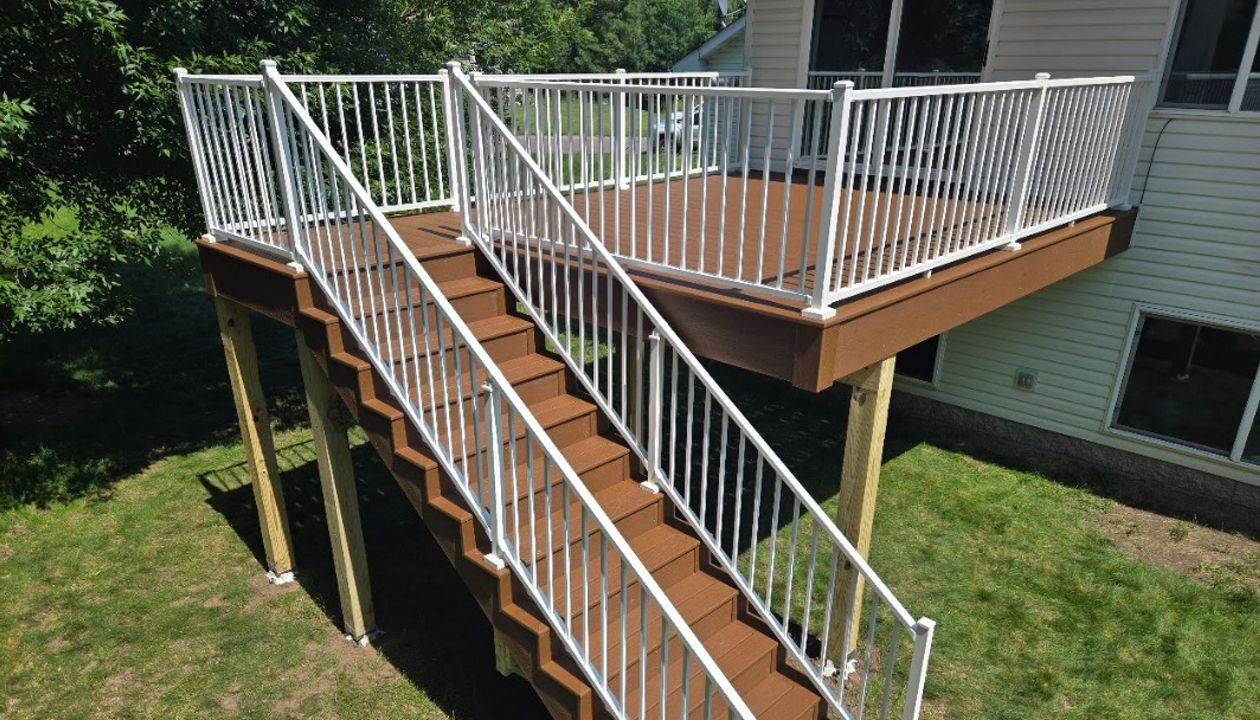 Trex Basics; Saddle color maintenance free deck