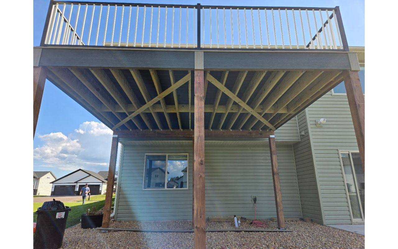 Trex Naturals; New* Honey Grove decking+ Clam Shell fascia