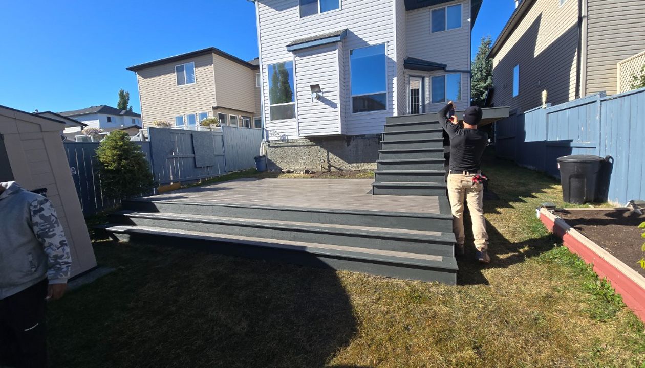 Rocky Harbour with Clam Shell Border