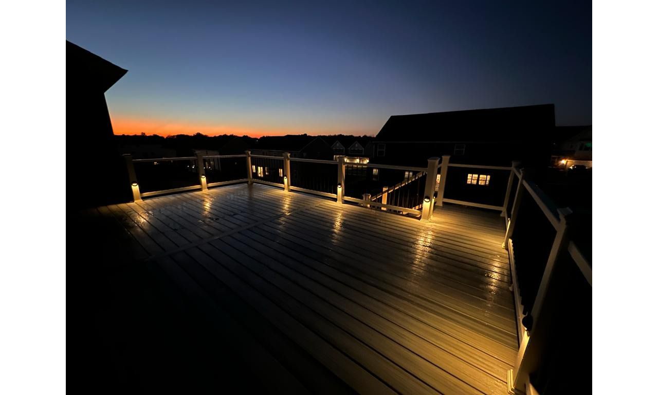 Trex Foggy Wharf Decking With Post Sleeve Lights