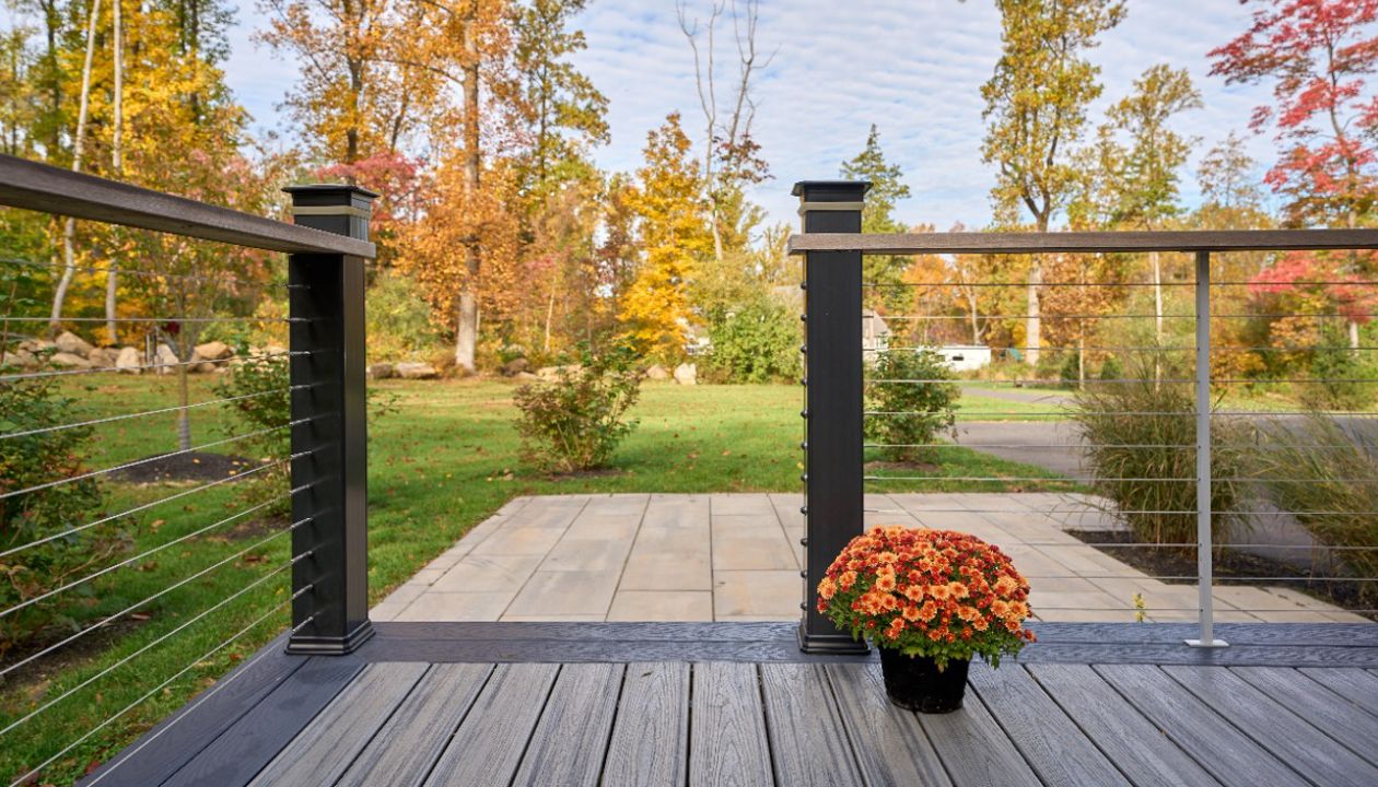 Step into luxury with this Trex deck, where modern design and high-performance materials create the perfect setting for unforgettable moments outdoors.