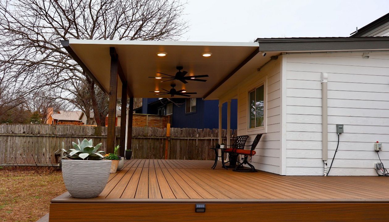 Trex deck 500 sq Stairs all around