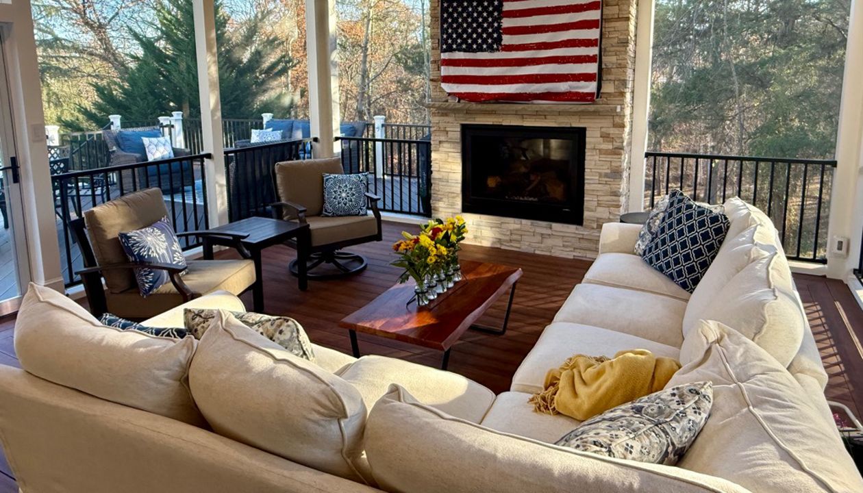 Trex screened Porch w/ Fireplace & Roof Deck