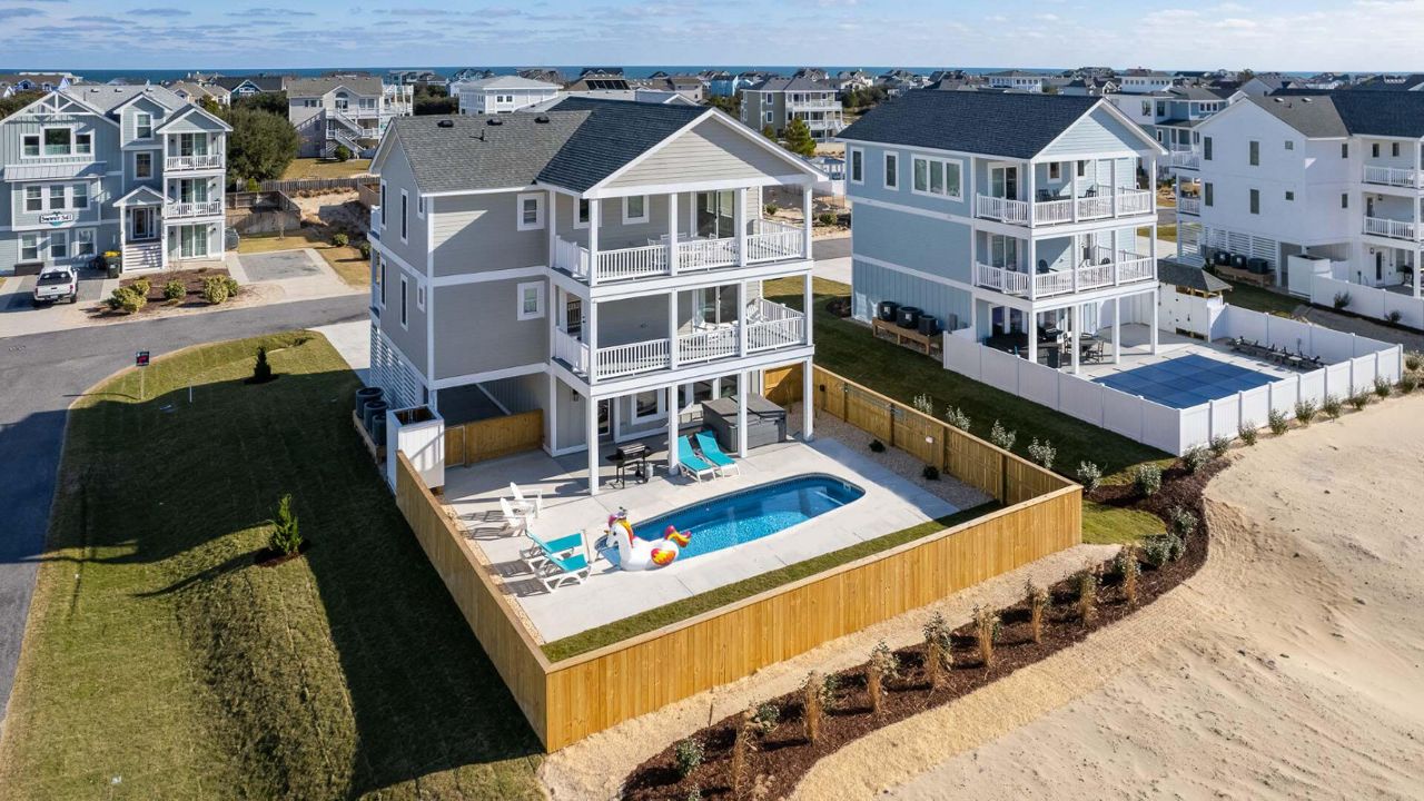 994 N Harbor View: Foggy Wharf Trex Decking