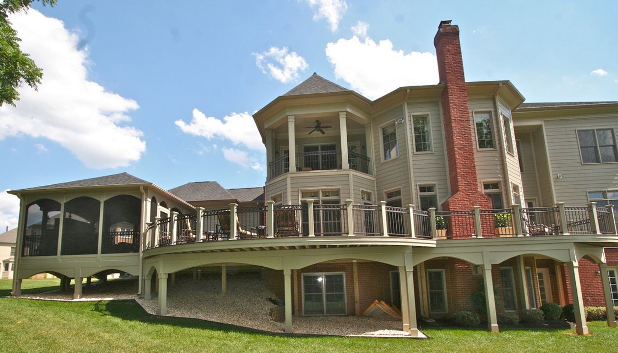 Trex Transcend Screened Porch w/ Curved Deck