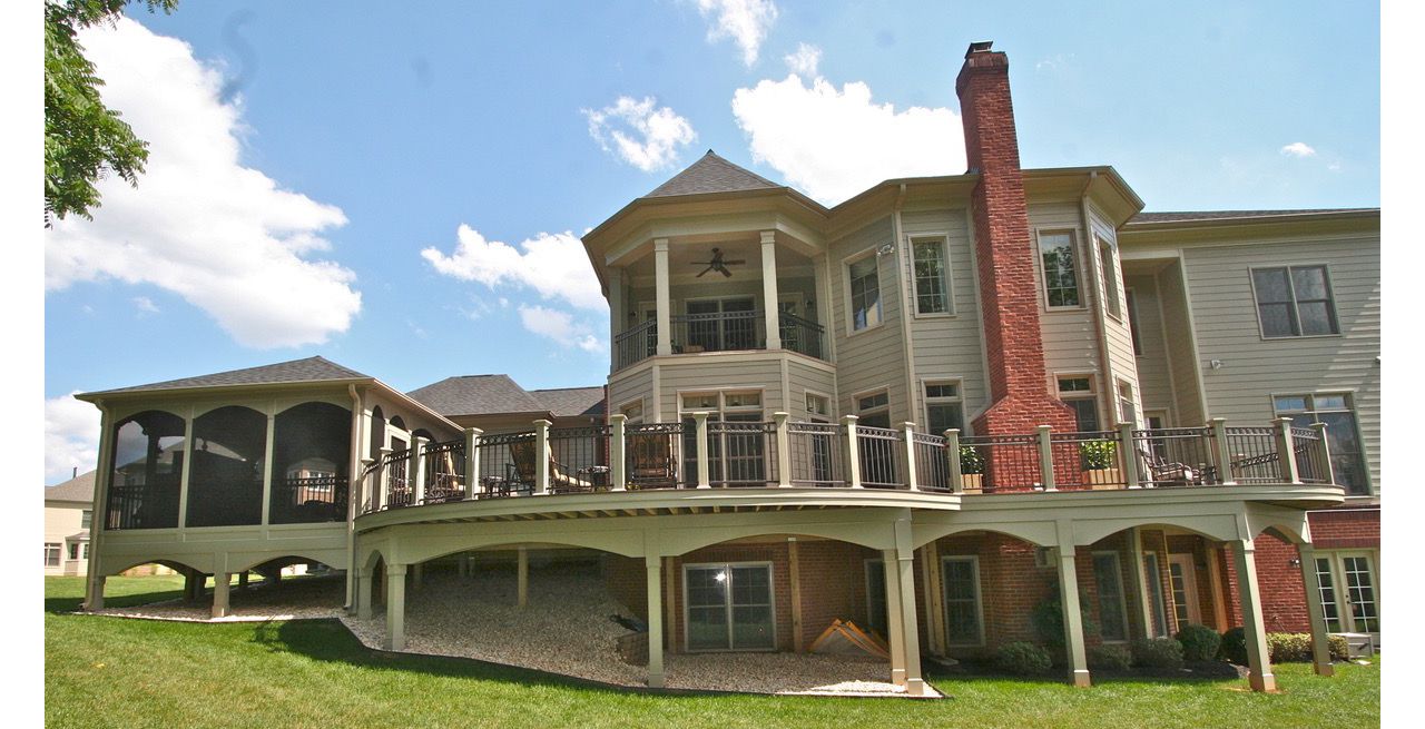 Trex Transcend Screened Porch w/ Curved Deck