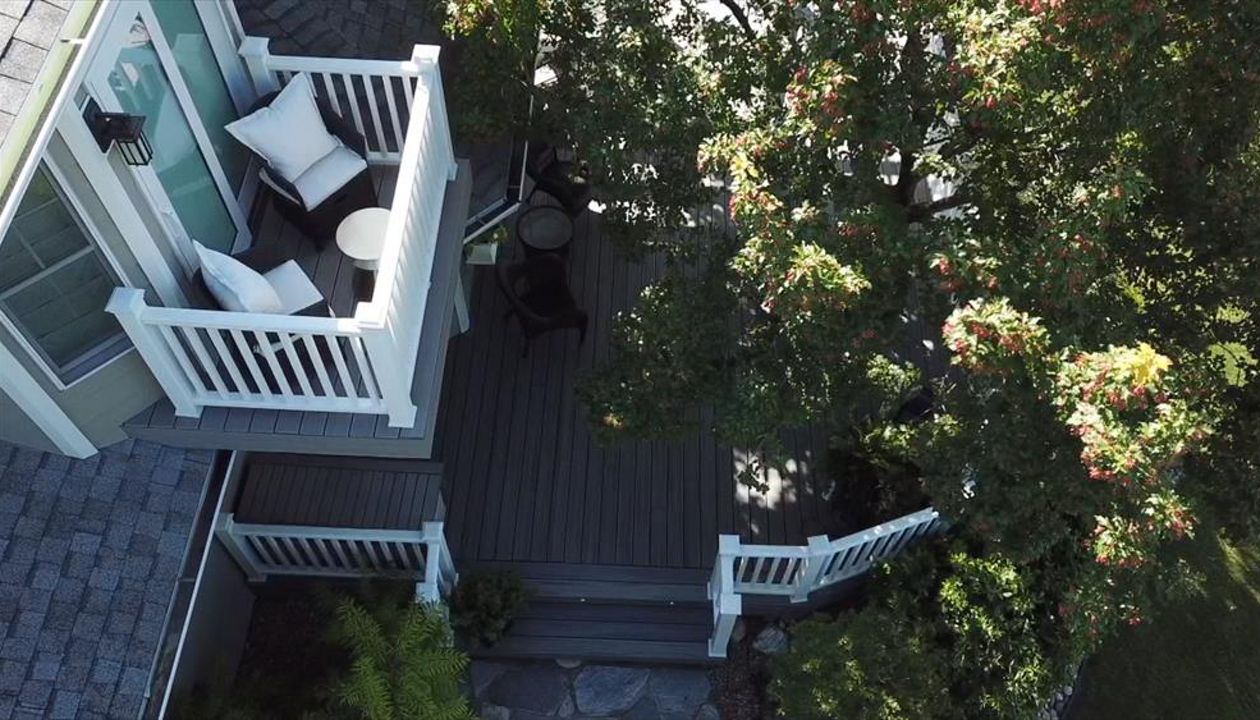Manden, ND Trex Transcend Island Mist Deck with White Trex Transcend Railing.