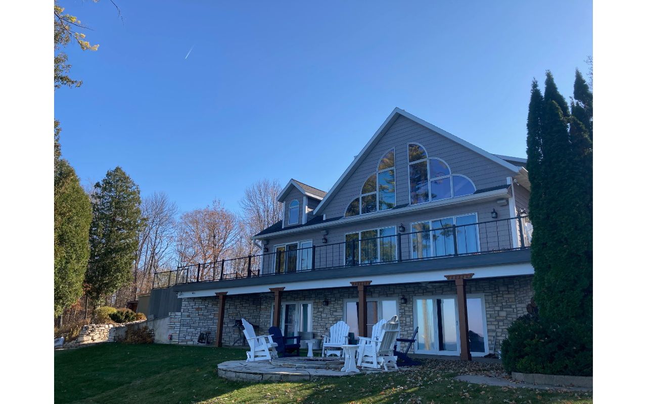 Trex Deck with Glass Rail