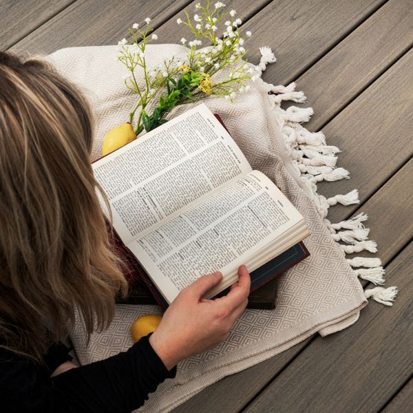 lin-multi-003-bc-decking-book-blanket-talent-1x4