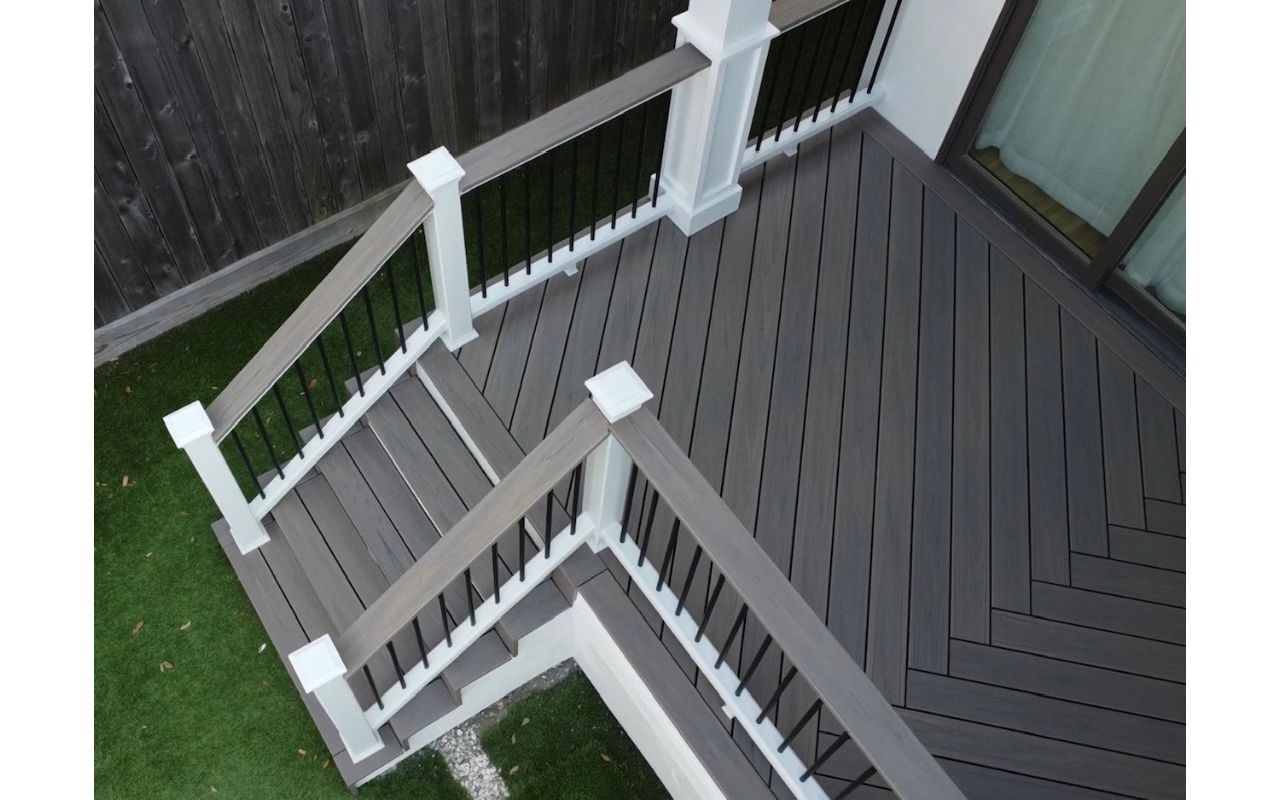 "Biscayne" and Transcend Railing with LED caps