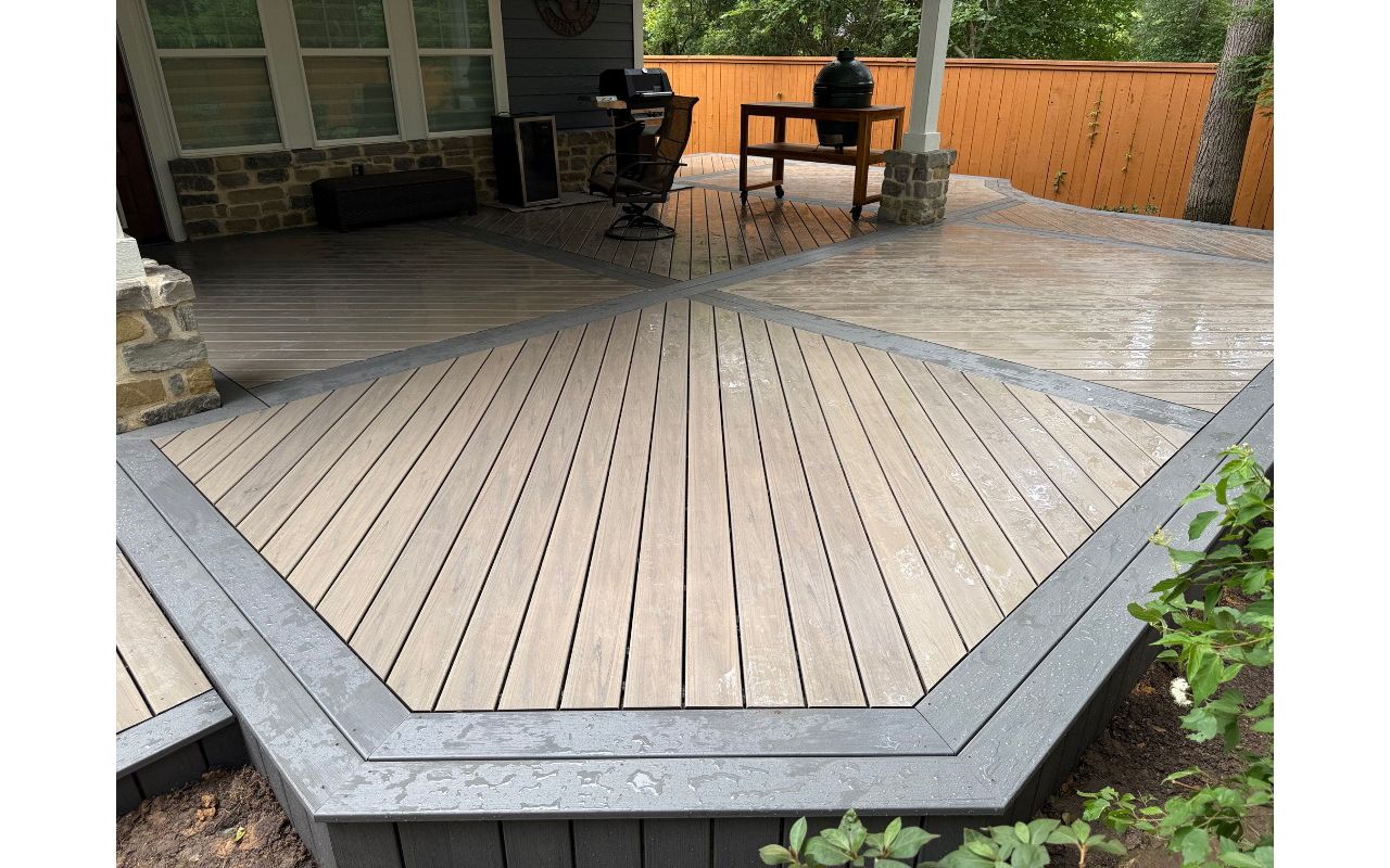 Trex Lineage "Biscayne" with "Island Mist" Border
