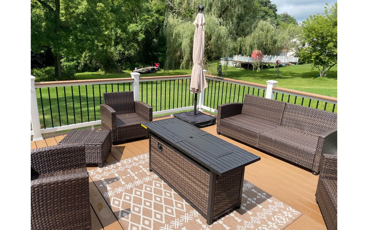 Beach Dune Decking with Trex Select Railing