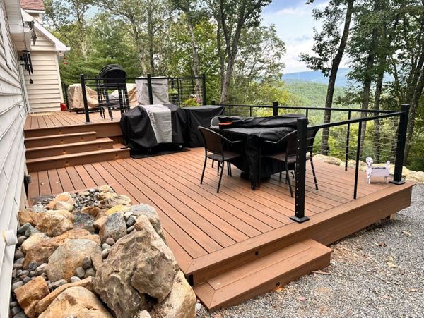 Trex Lineage Jasper With Cable Railing