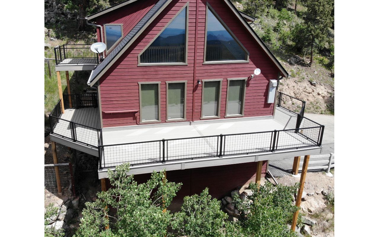 Conifer, CO Trex Lineage deck in Biscayne with steel frame and Trex Signature railing in black