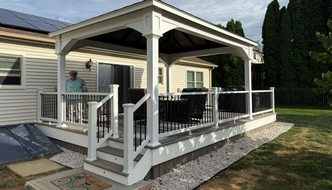 Trex Rocky Harbor Decking With Custom Pavilion
