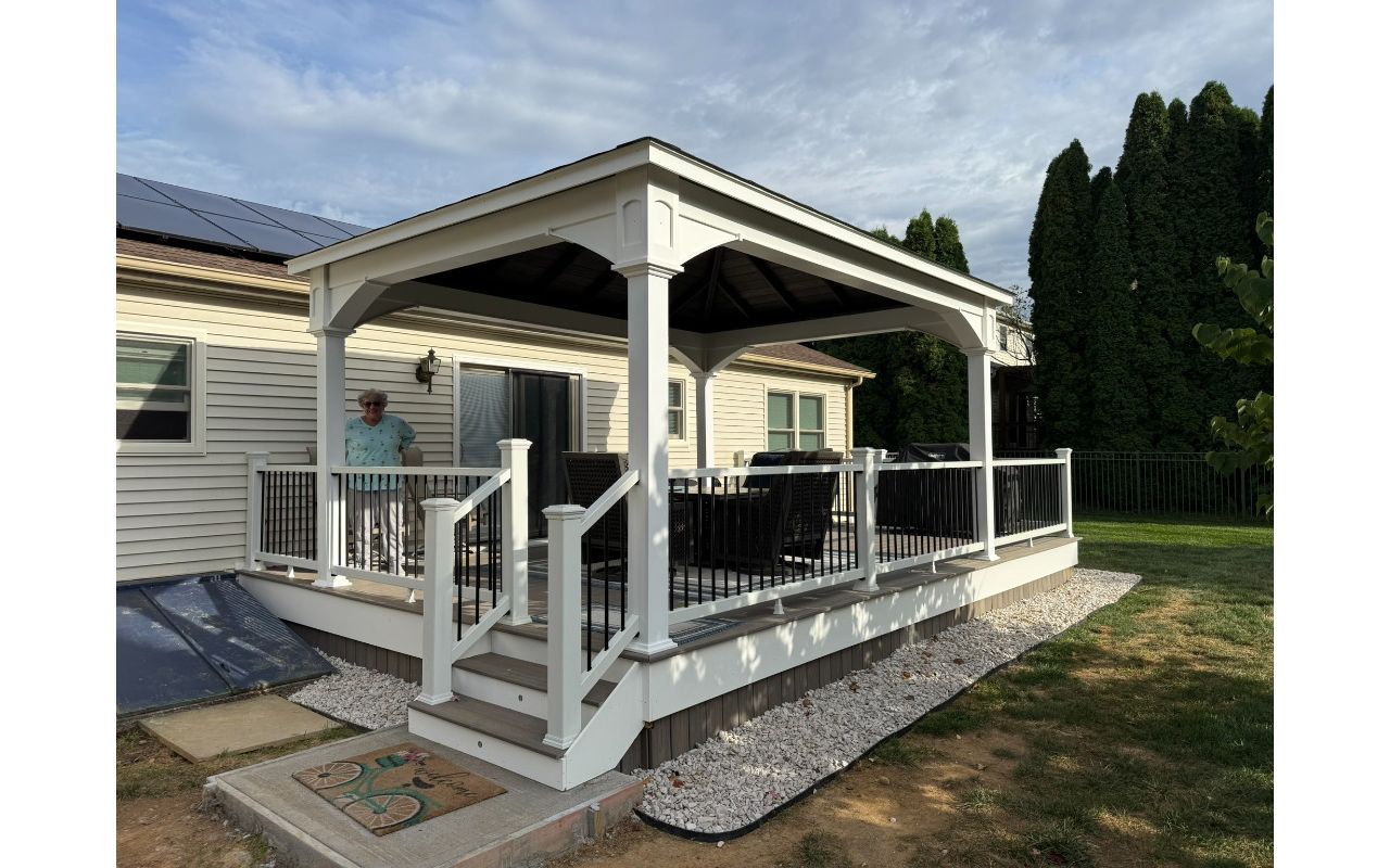 Trex Rocky Harbor Decking With Custom Pavilion