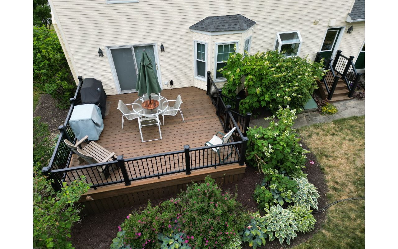 Trex Transcend Havana Gold With Deck Skirt