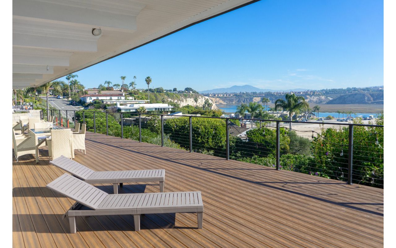 Trex Hillside Deck Newport Beach Deck in Havana Gold