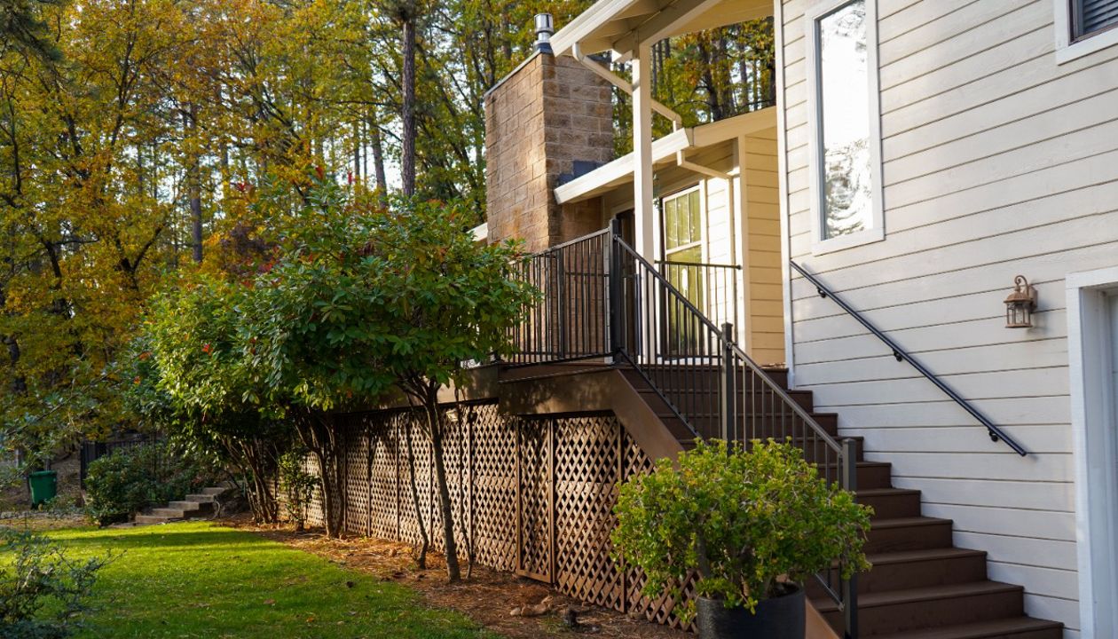 A huge Trex deck in Grass Valley, CA.